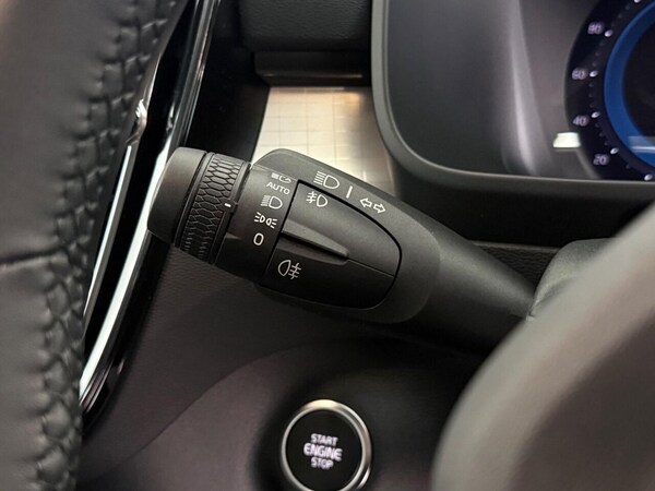 Used Volvo XC40 2023 for sale - 76216899: Photo 29