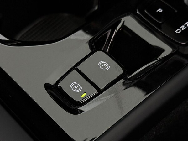 Used Volvo XC40 2023 for sale - 76216899: Photo 48