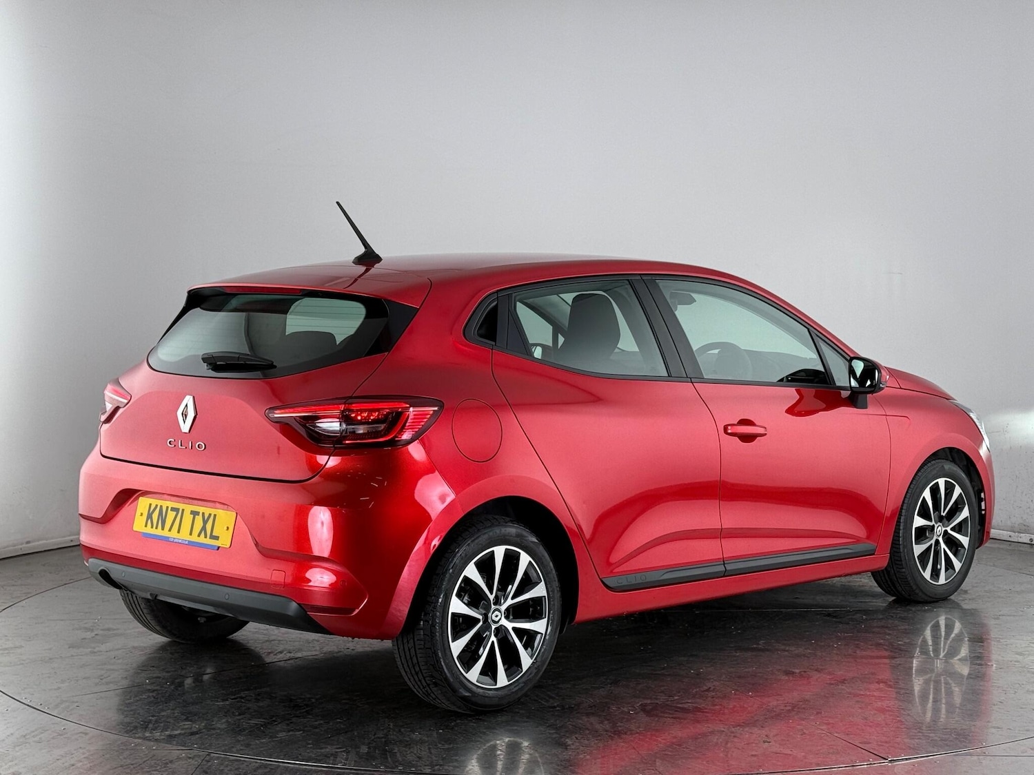 Used Renault Clio 2021 for sale - 77243685: Photo 4