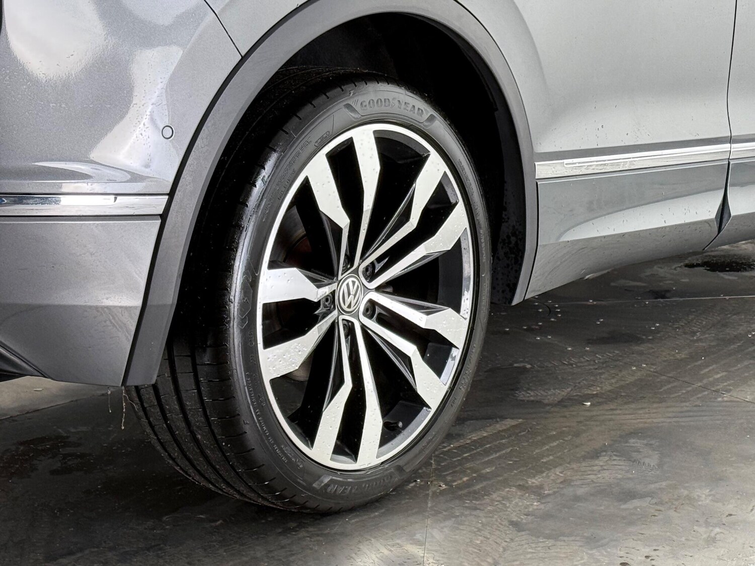 Used Volkswagen Tiguan 2019 for sale - 76855628: Photo 11