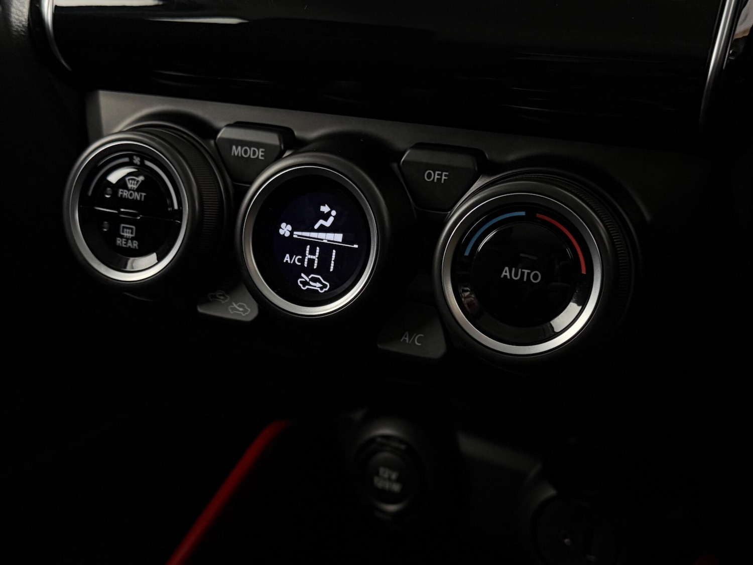 Used Suzuki Swift 2021 for sale - 77221925: Photo 33