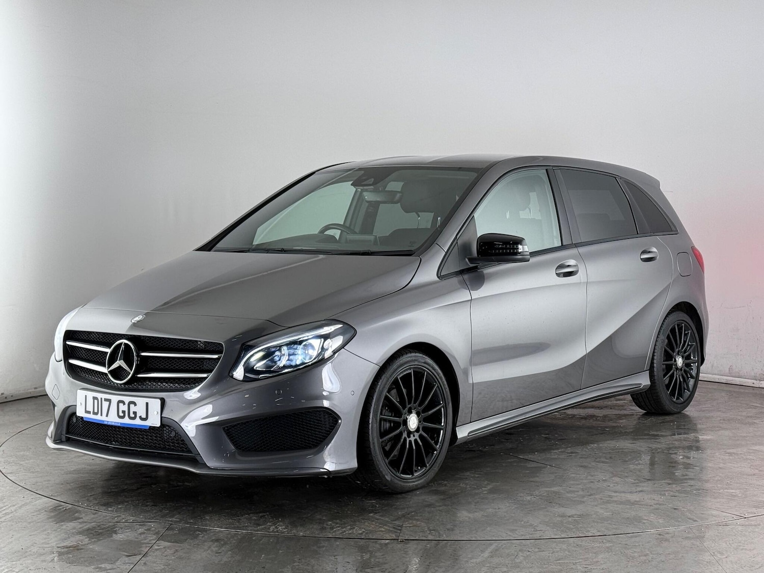 Used Mercedes-Benz B Class 2017 for sale - 77054067: Photo 3