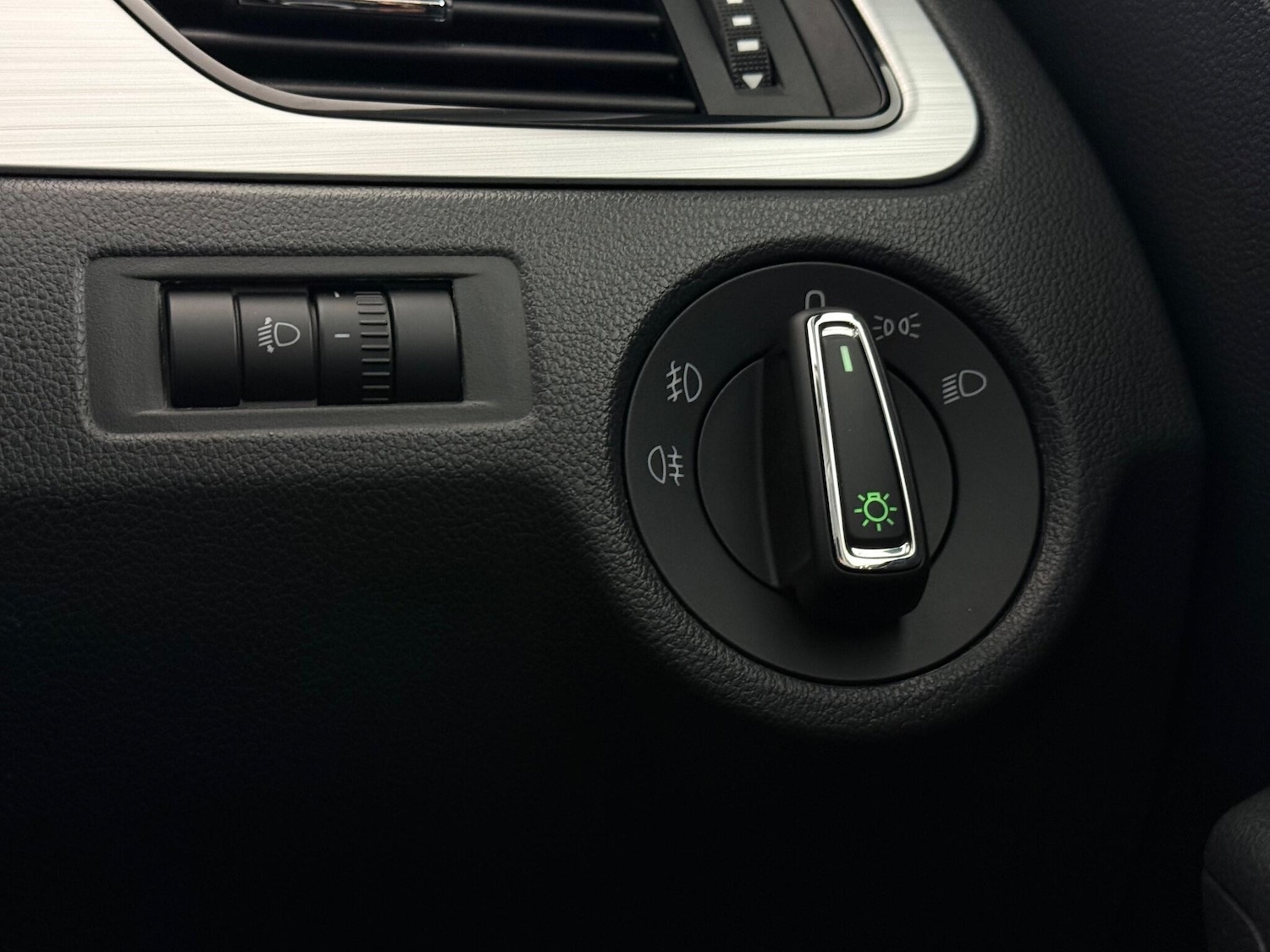 Used Skoda Rapid Spaceback 2017 for sale - 76537739: Photo 28