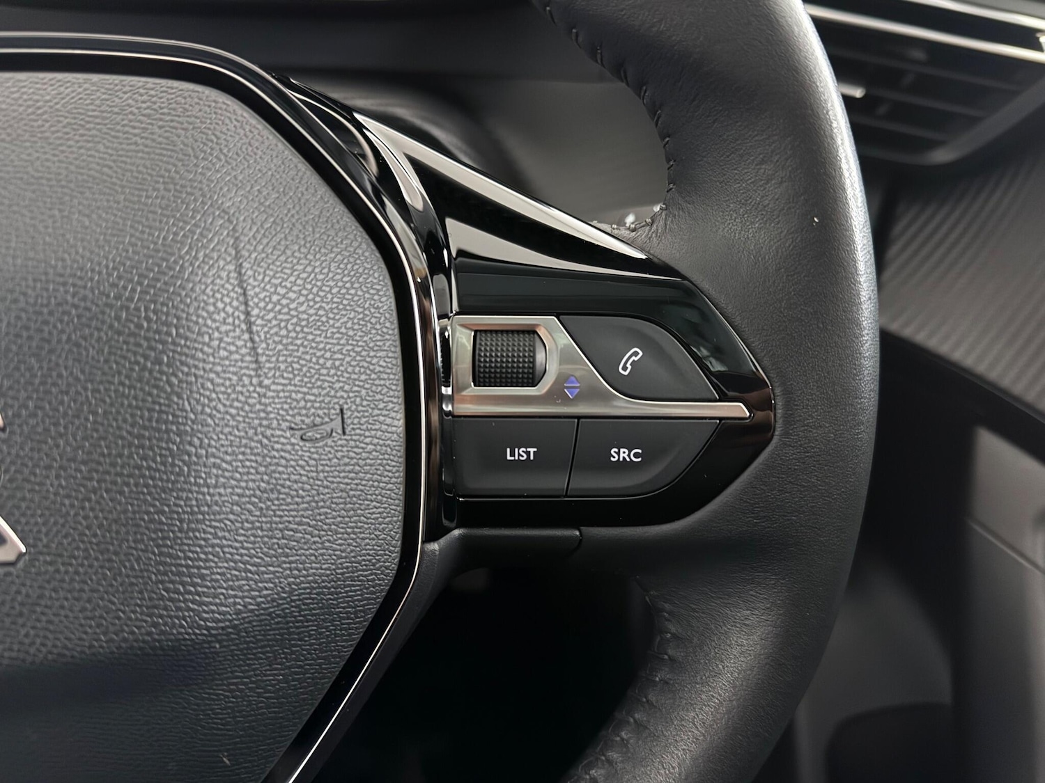 Used Peugeot 2008 2022 for sale - 77222033: Photo 19