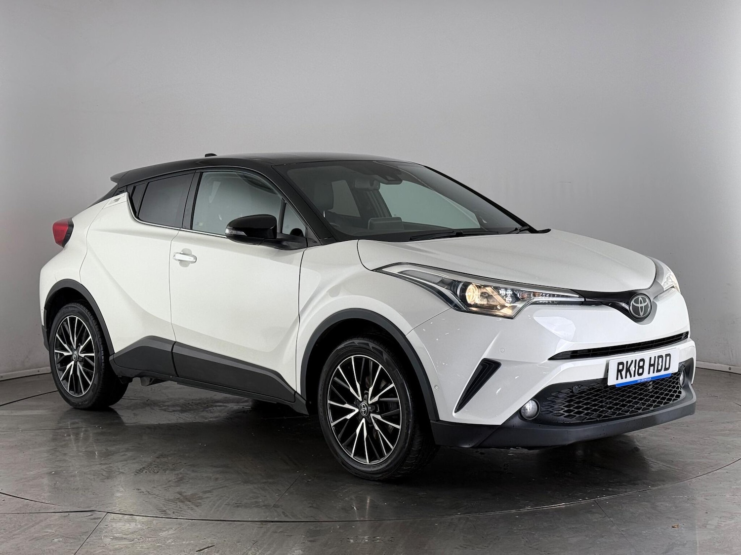 Used Toyota C-HR 2018 for sale - 76466897: Photo 1