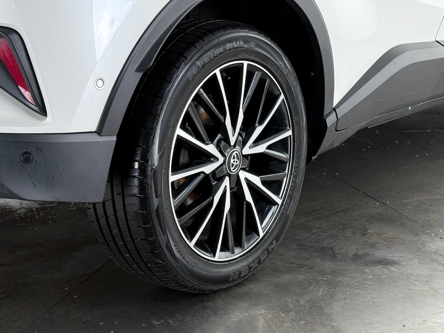 Used Toyota C-HR 2018 for sale - 76466897: Photo 10