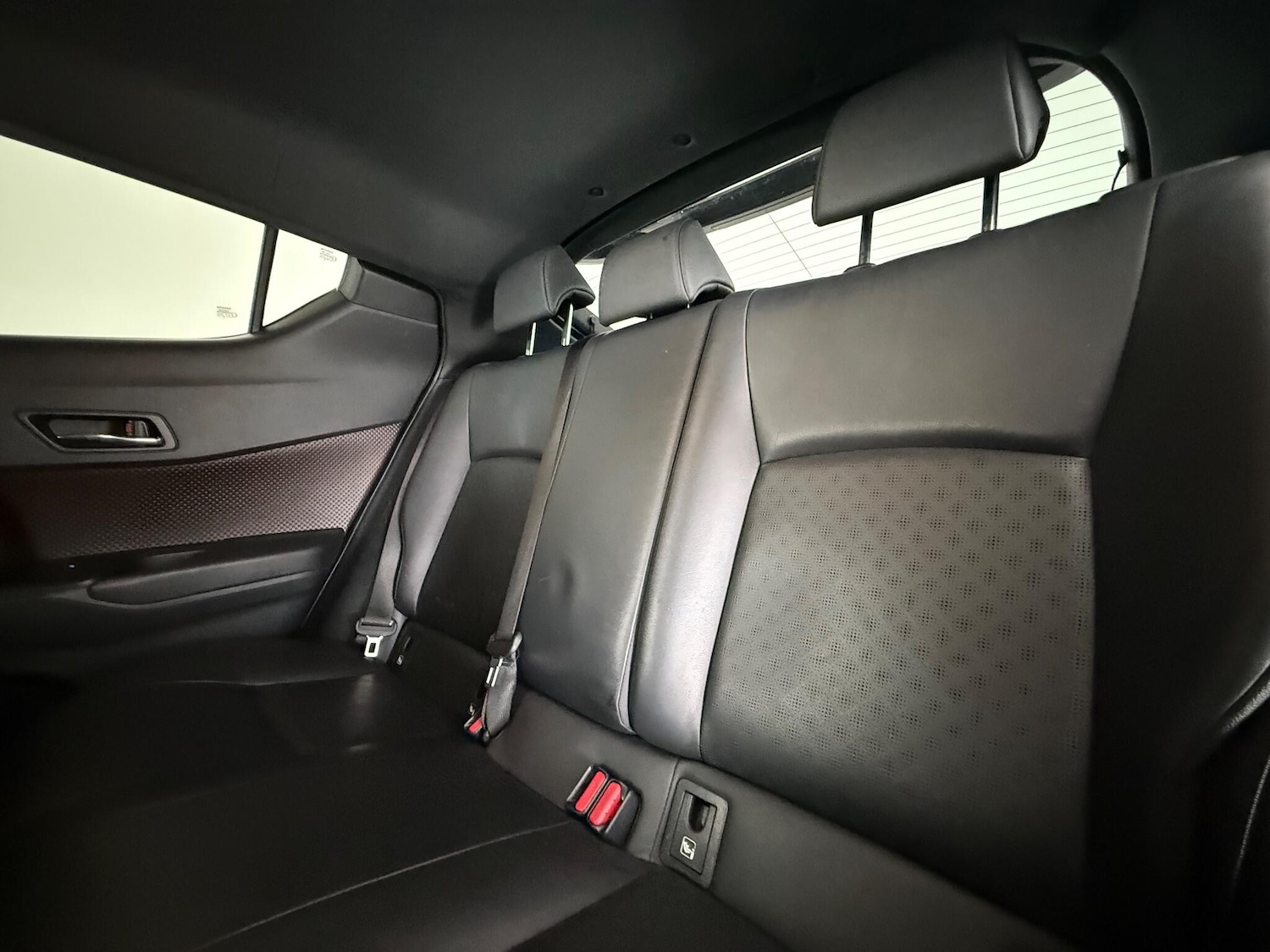 Used Toyota C-HR 2018 for sale - 76466897: Photo 17