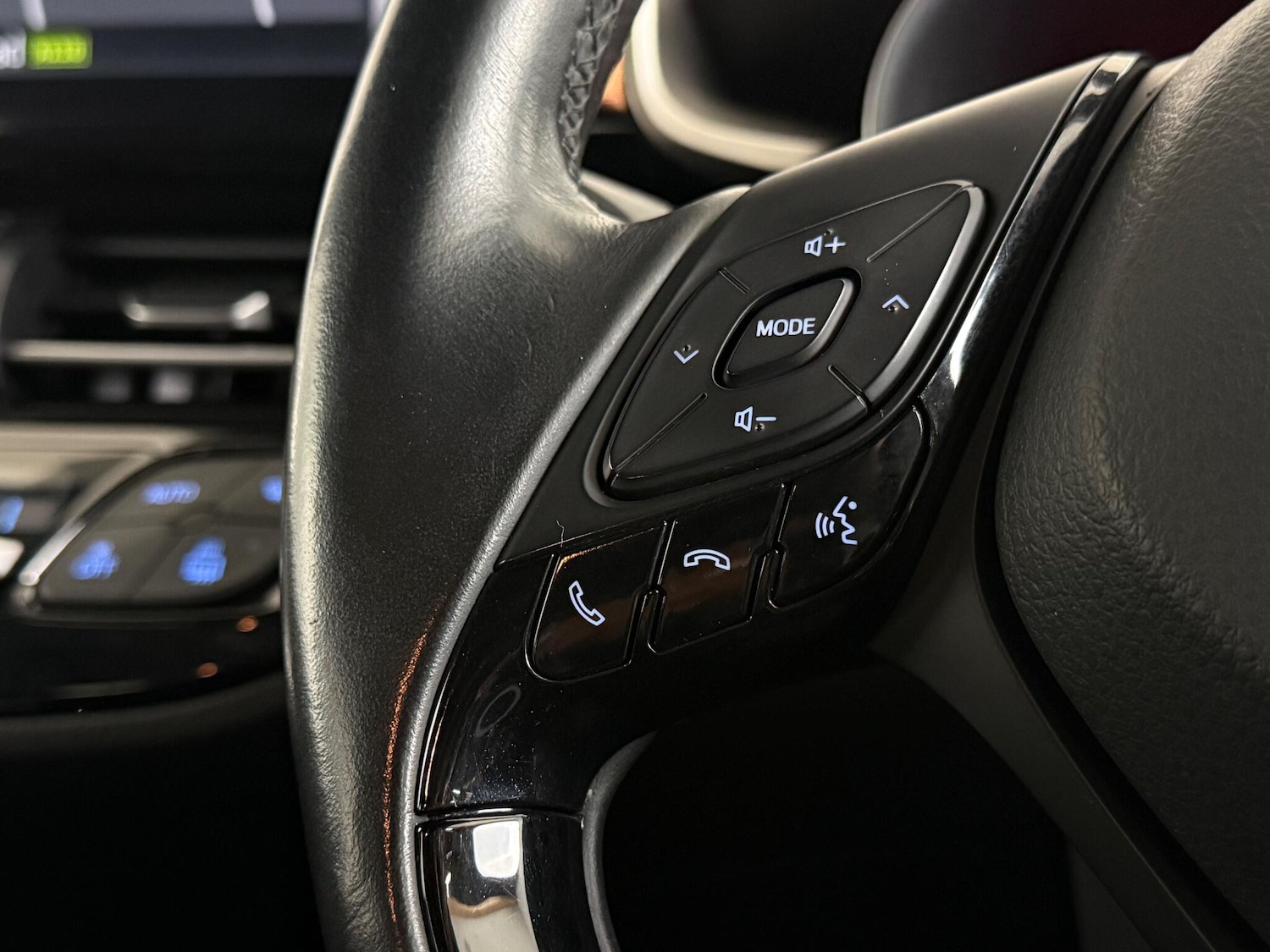 Used Toyota C-HR 2018 for sale - 76466897: Photo 25