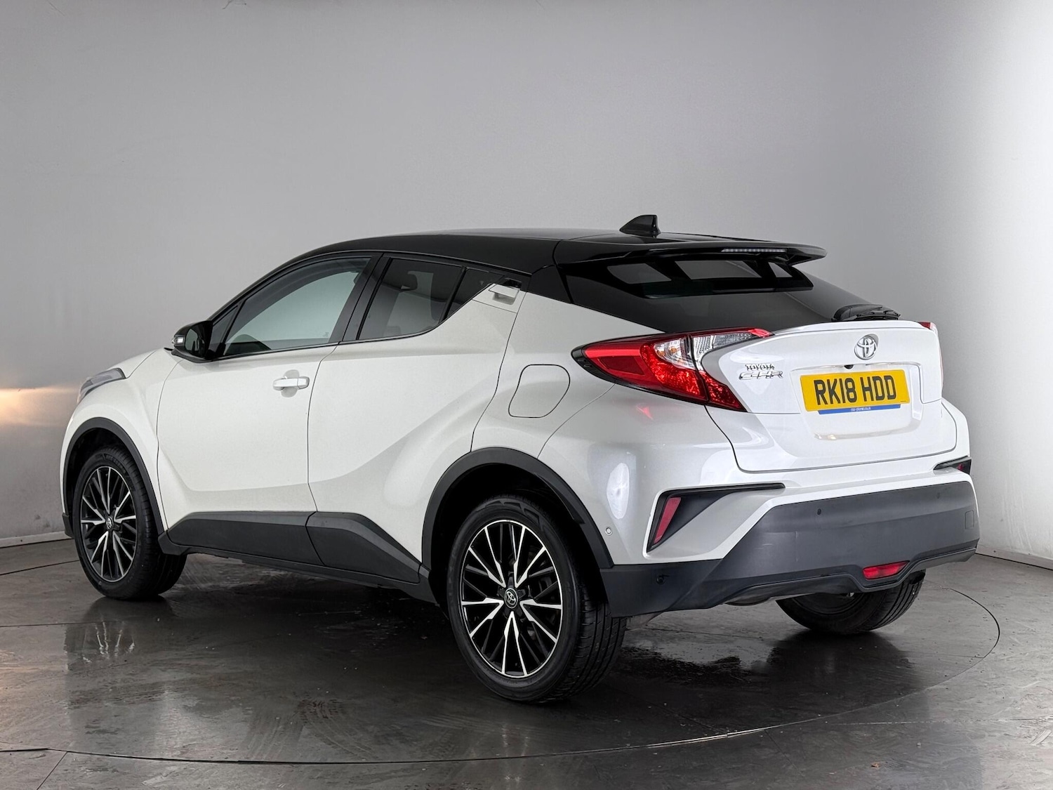 Used Toyota C-HR 2018 for sale - 76466897: Photo 5