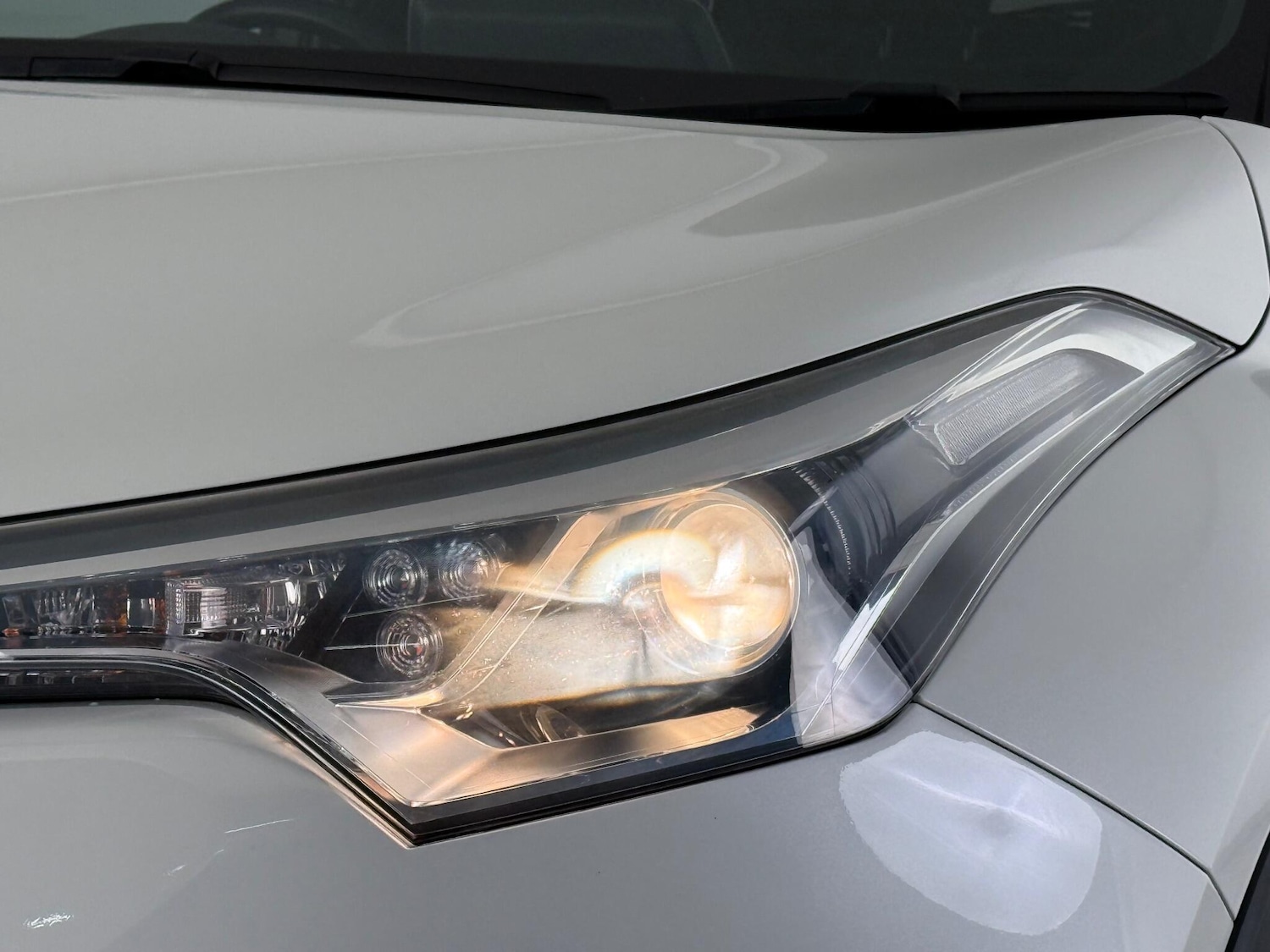 Used Toyota C-HR 2018 for sale - 76466897: Photo 9