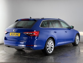 Used Skoda Superb 2018 for sale - 77854375: Photo