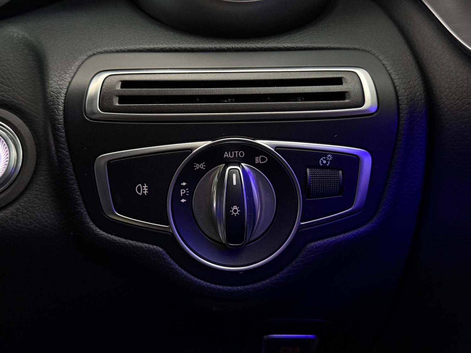 Used Mercedes-Benz C Class 2020 for sale - 77659189: Photo 30