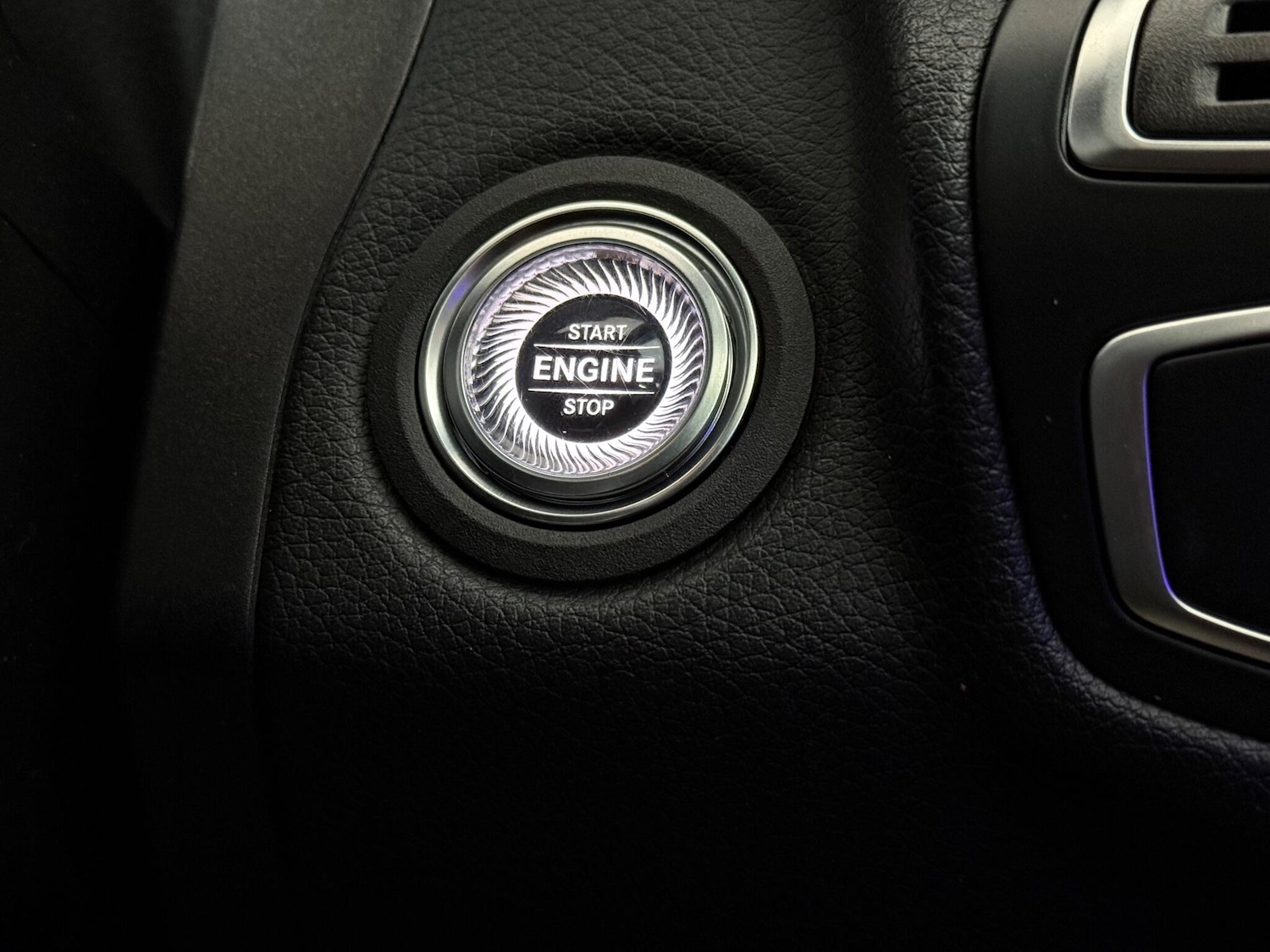 Used Mercedes-Benz C Class 2020 for sale - 77659189: Photo 32