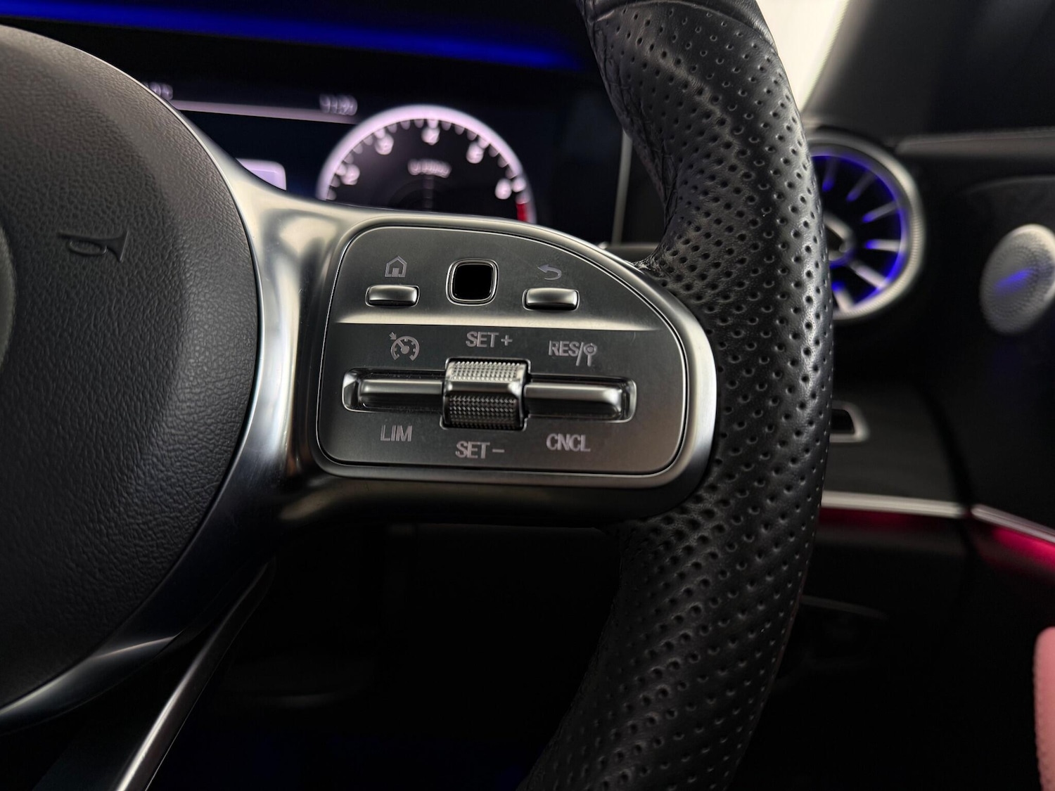 Used Mercedes-Benz E Class 2018 for sale - 76466937: Photo 30