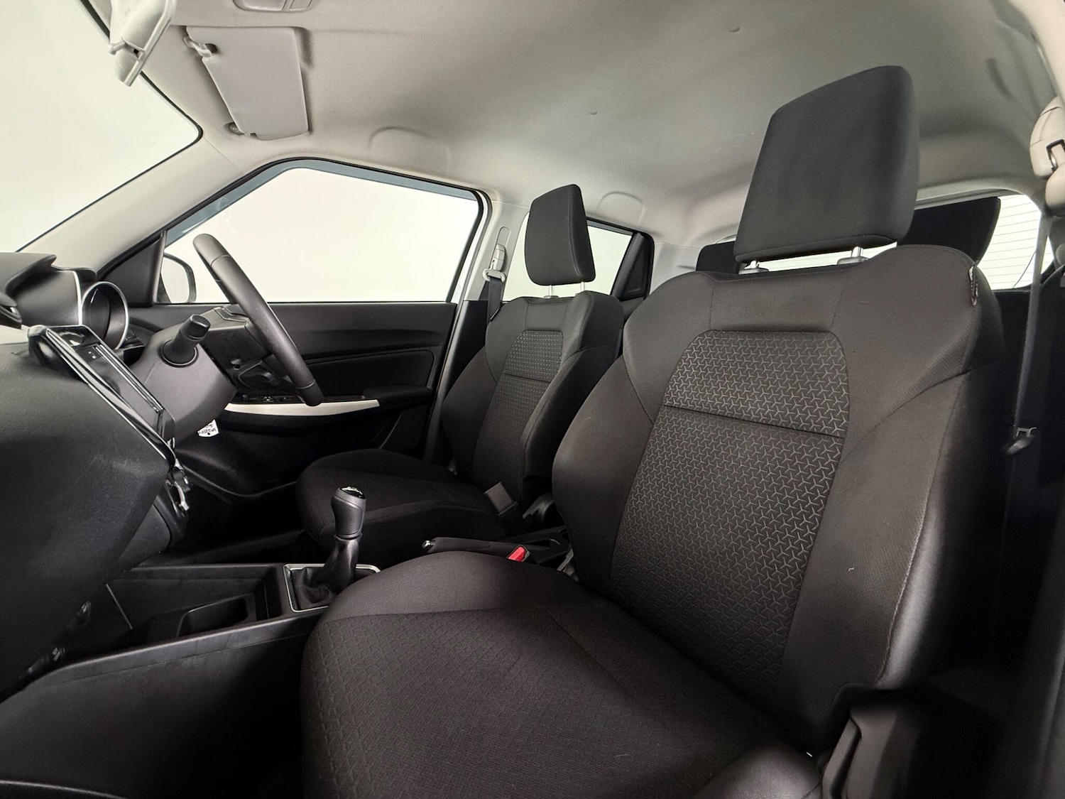 Used Suzuki Swift 2023 for sale - 77560059: Photo 12