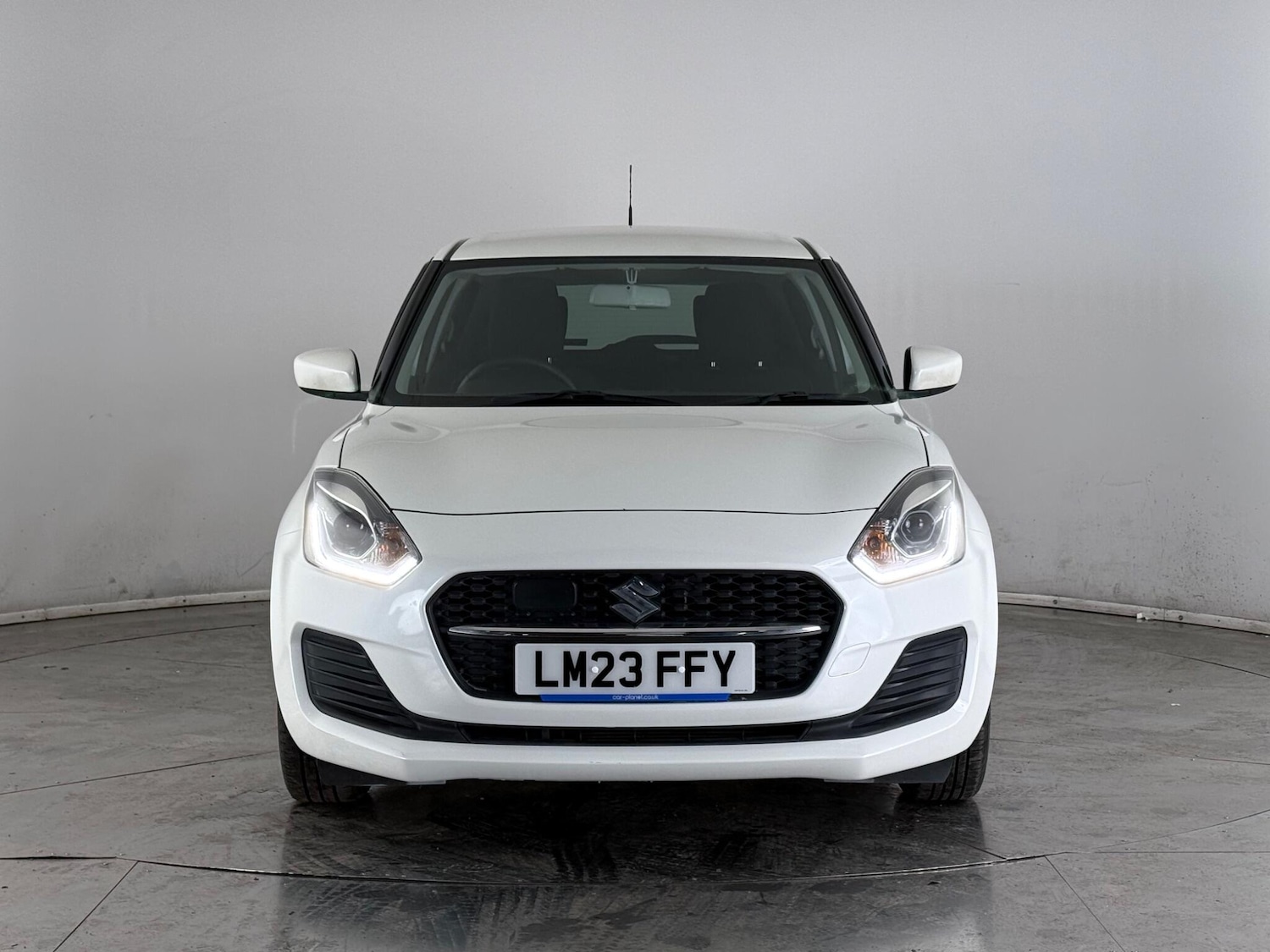 Used Suzuki Swift 2023 for sale - 77560059: Photo 2