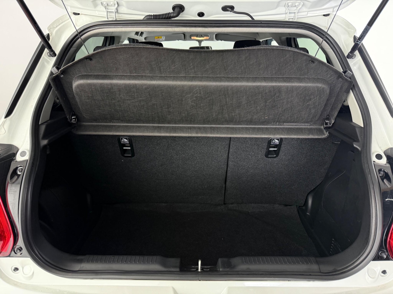 Used Suzuki Swift 2023 for sale - 77560059: Photo 8