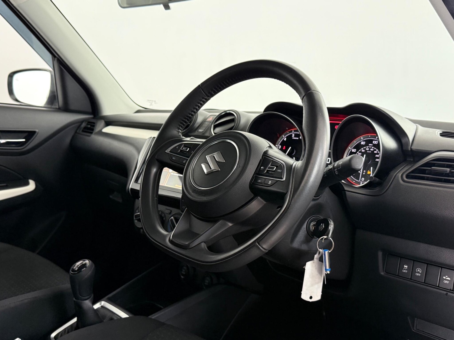 Used Suzuki Swift 2023 for sale - 77560059: Photo 9