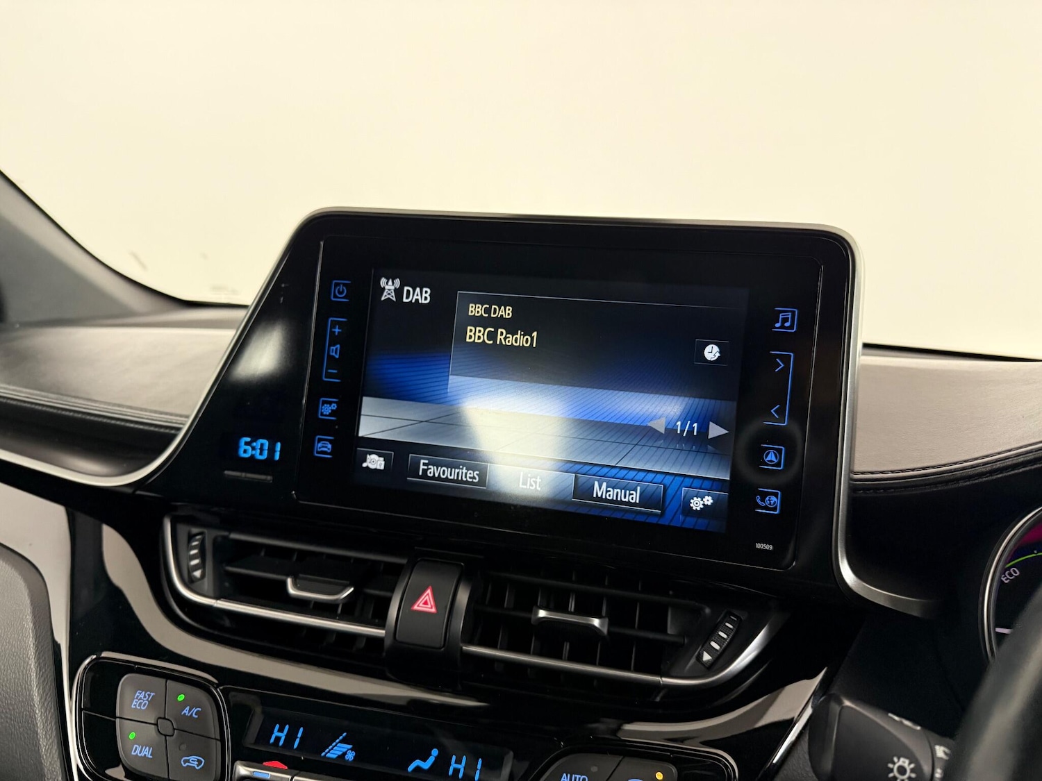 Used Toyota C-HR 2019 for sale - 77054120: Photo 24