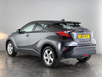 Used Toyota C-HR 2019 for sale - 77054120: Photo