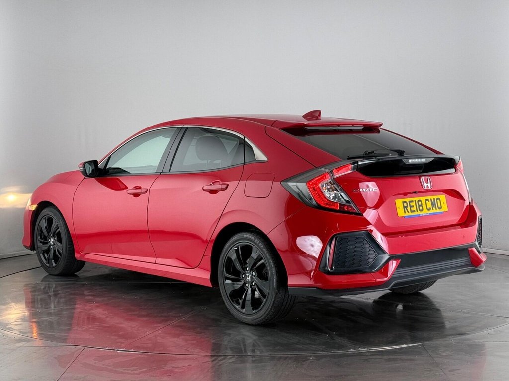 Used Honda Civic 2018 for sale - 75688277: Photo 4
