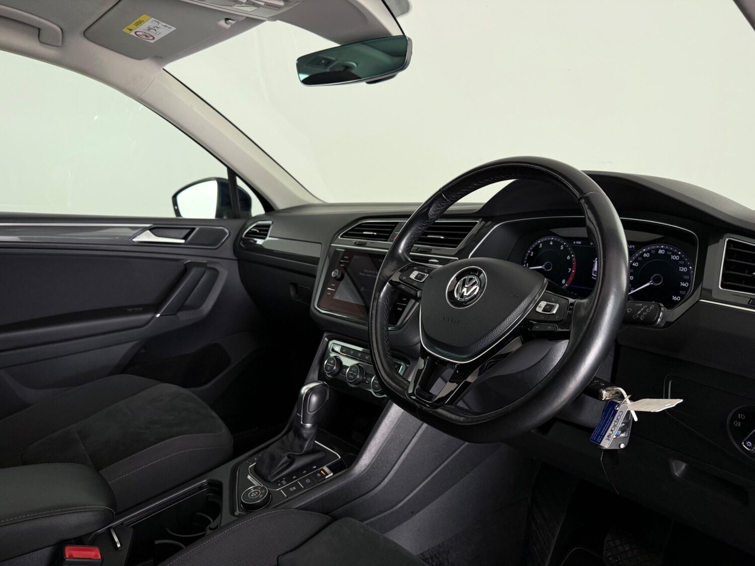 Used Volkswagen Tiguan 2017 for sale - 77799515: Photo 11