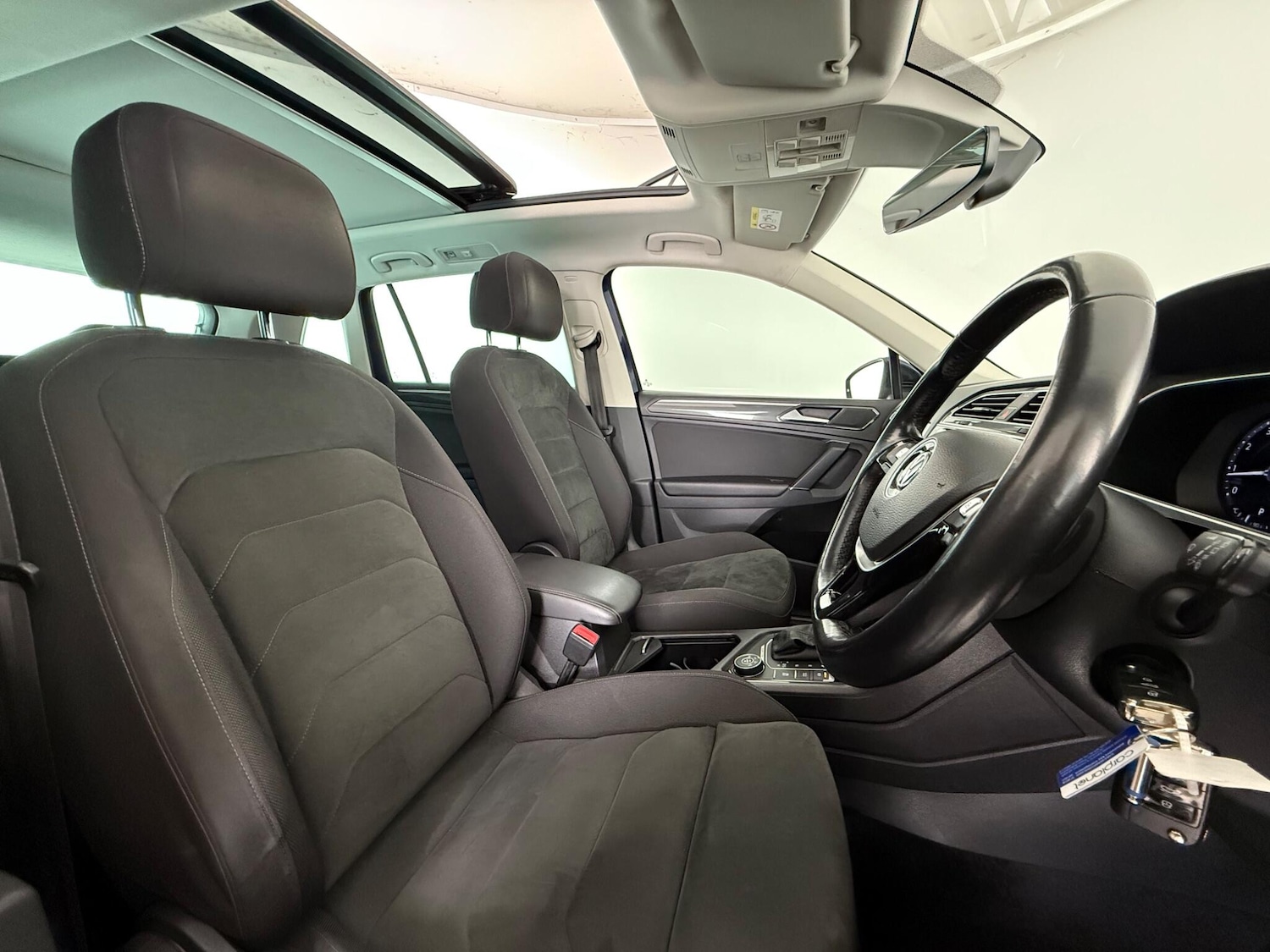 Used Volkswagen Tiguan 2017 for sale - 77799515: Photo 12