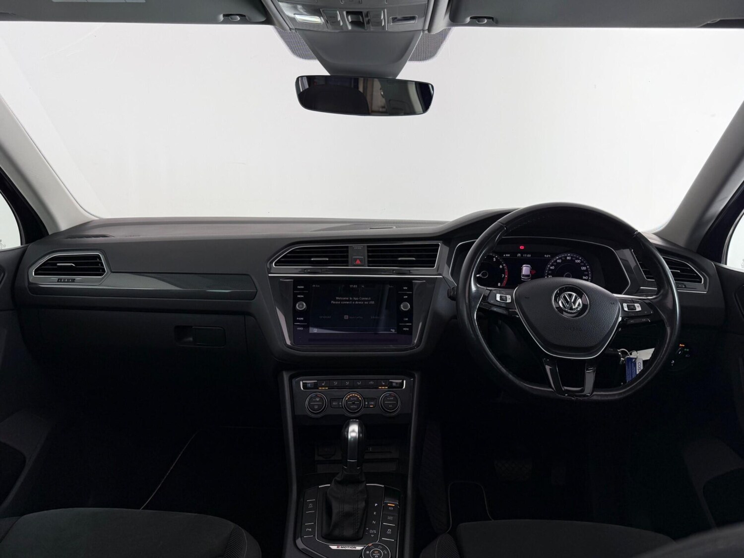 Used Volkswagen Tiguan 2017 for sale - 77799515: Photo 15