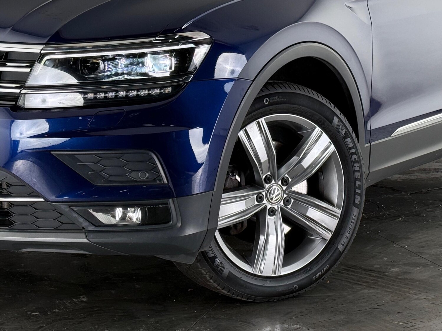 Used Volkswagen Tiguan 2017 for sale - 77799515: Photo 39