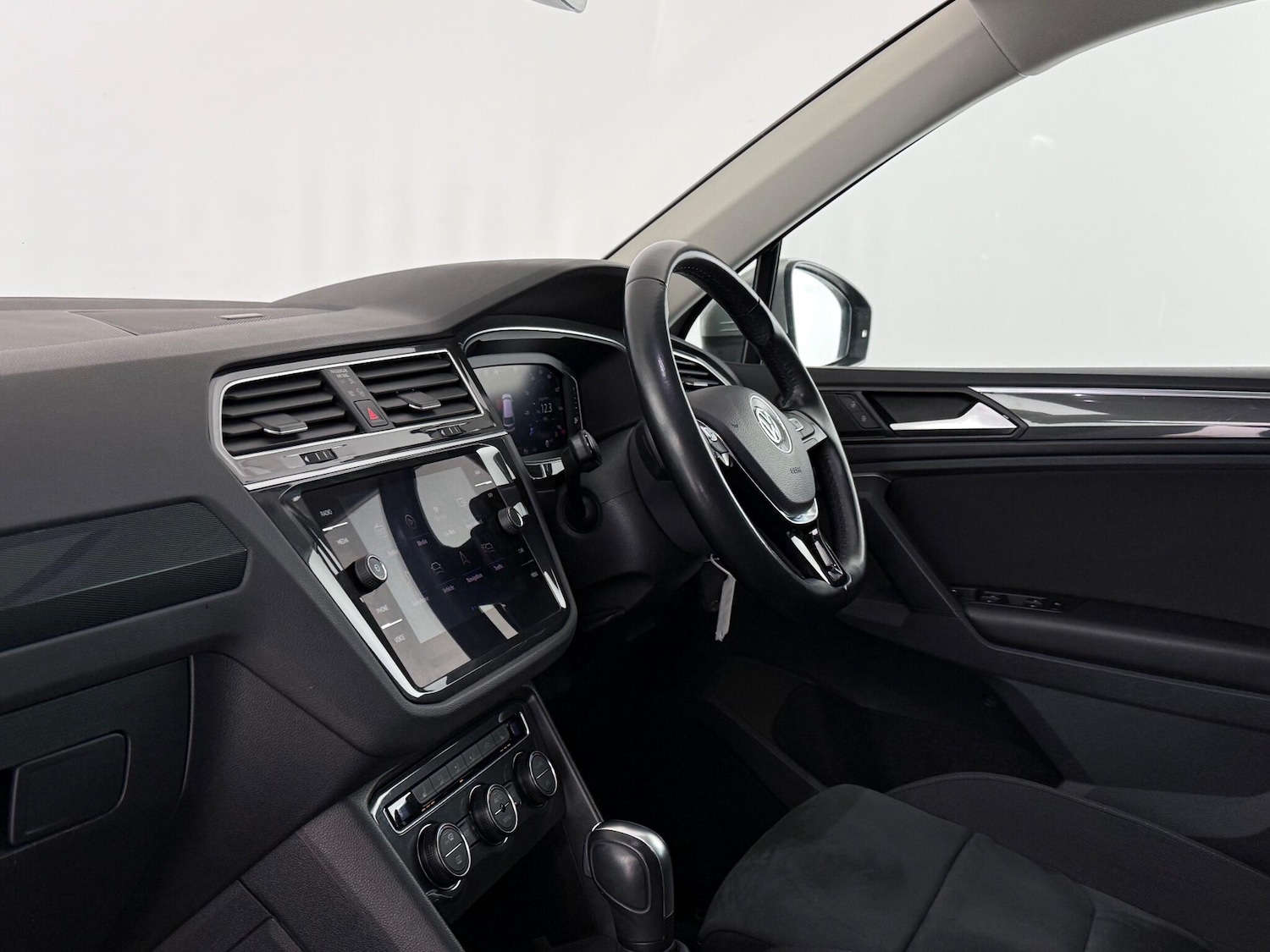 Used Volkswagen Tiguan 2020 for sale - 77182490: Photo 16