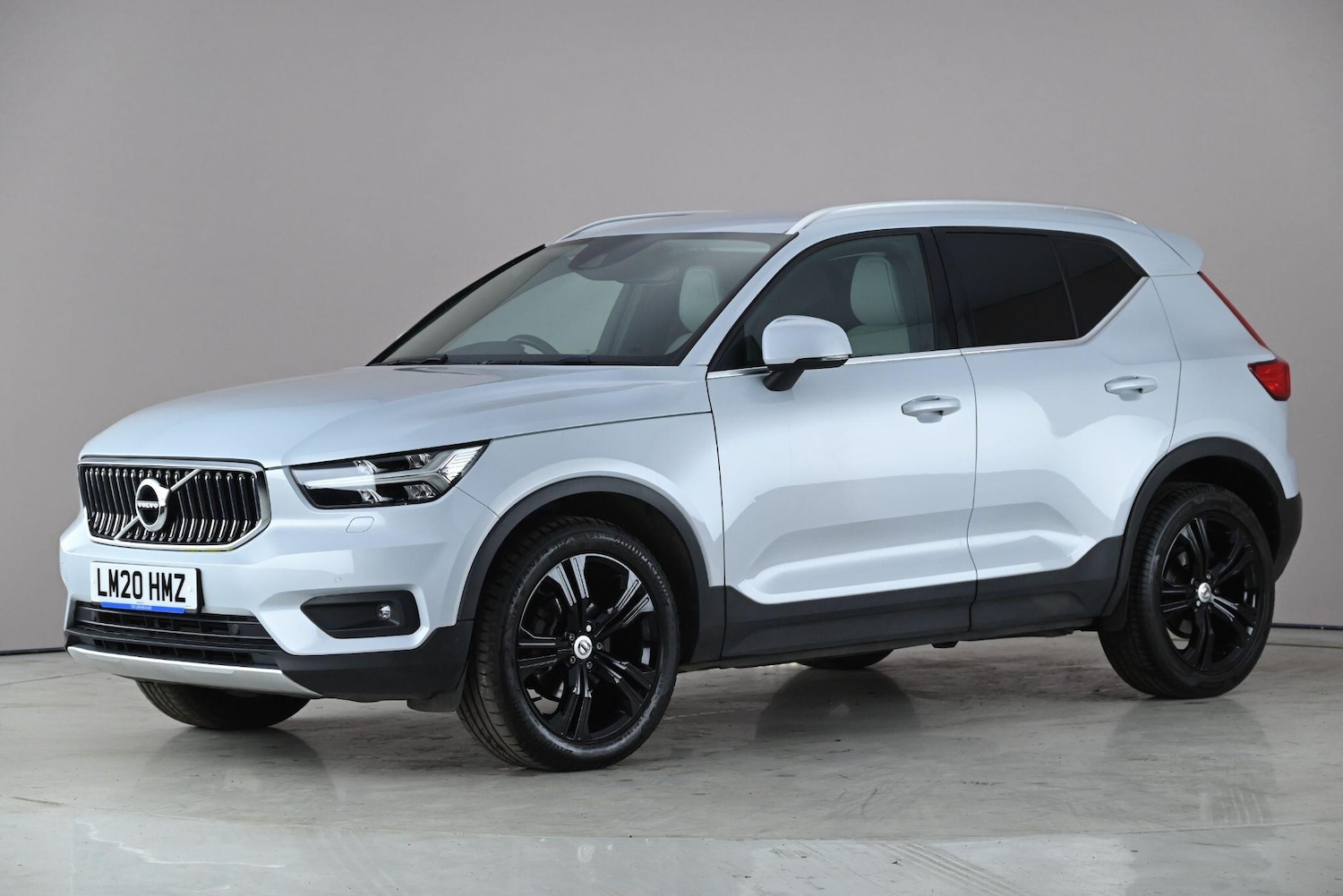 Used Volvo XC40 2020 for sale - 78144164: Photo 2