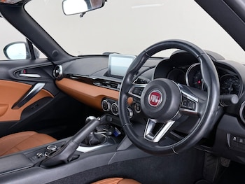 Used Fiat 124 Spider 2017 for sale - 78688042: Photo