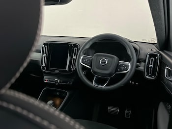 Used Volvo XC40 2022 for sale - 78549347: Photo