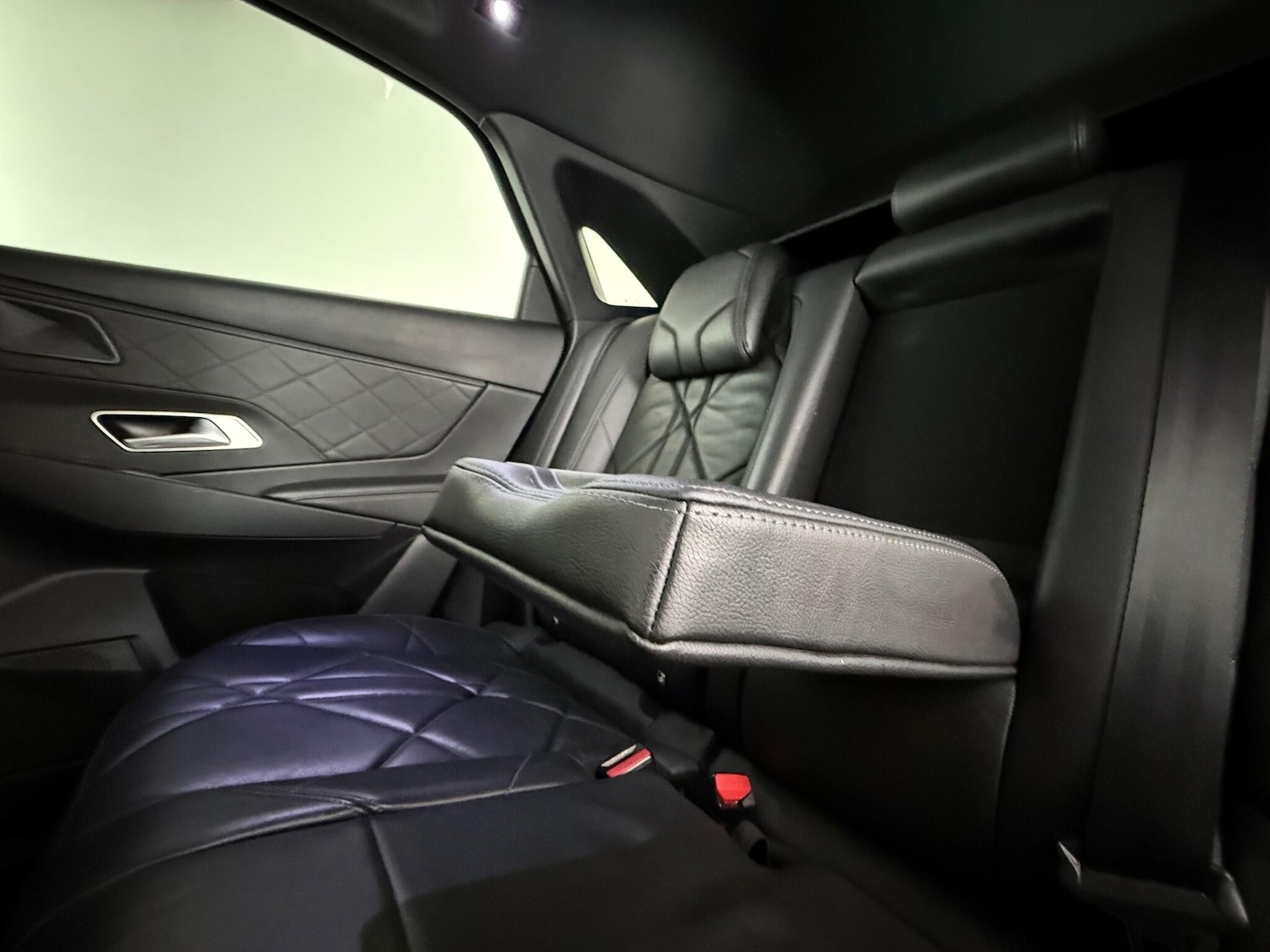 Used DS Automobiles DS 7 Crossback 2018 for sale - 77247016: Photo 11