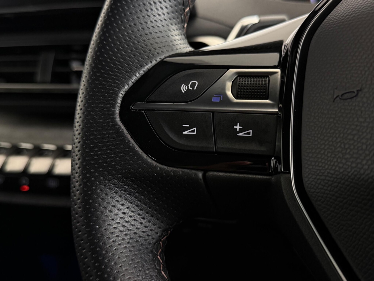 Used Peugeot 3008 2023 for sale - 77684454: Photo 17