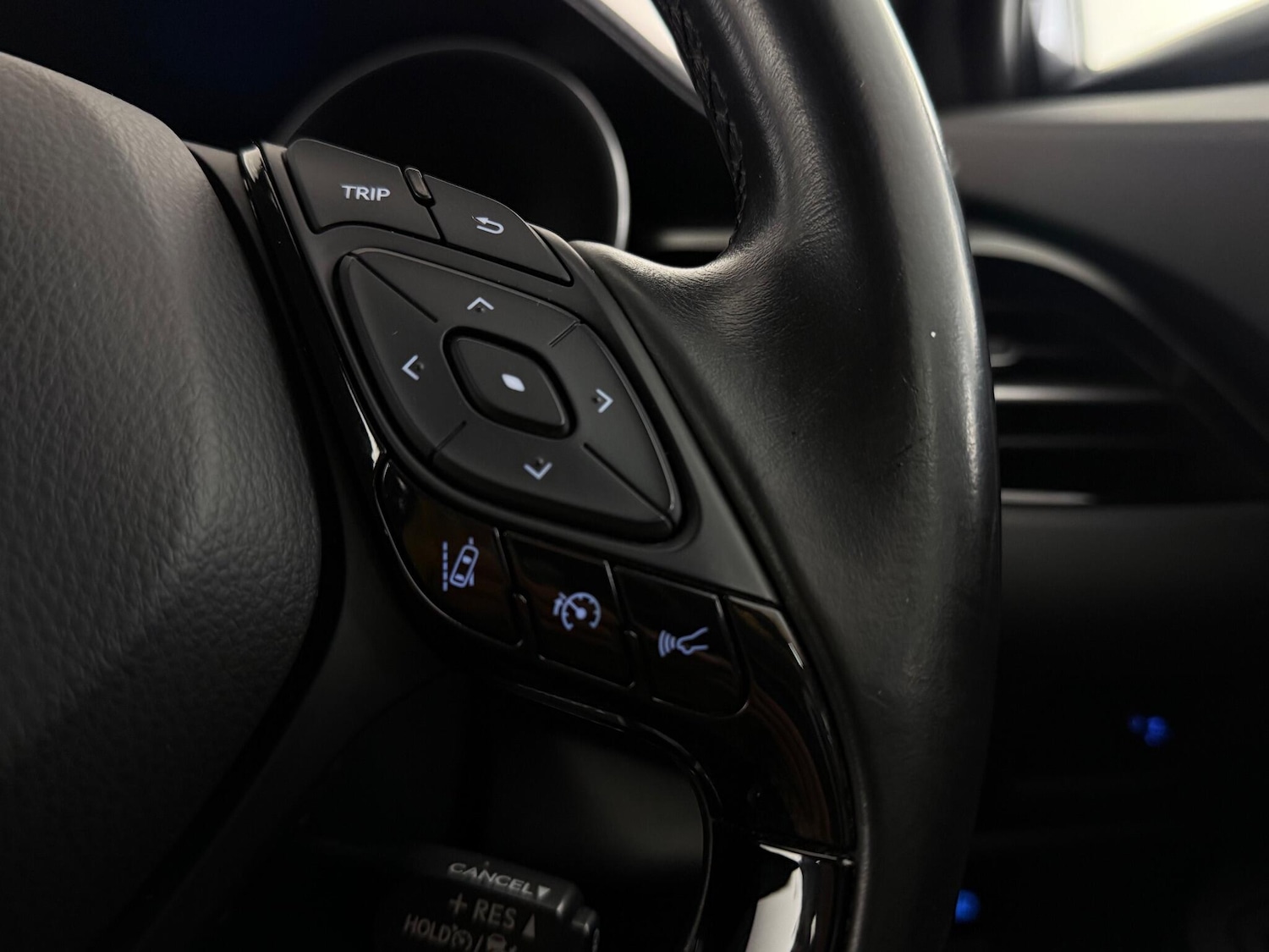 Used Toyota C-HR 2018 for sale - 77259510: Photo 16