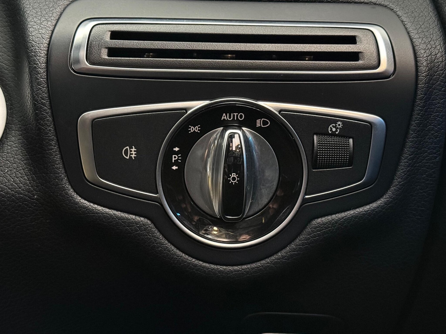 Used Mercedes-Benz C Class 2017 for sale - 77182693: Photo 23