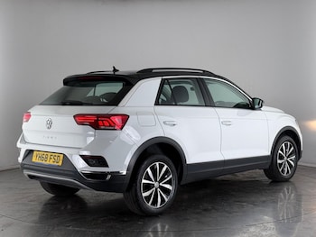 Used Volkswagen T-Roc 2018 for sale - 76039559: Photo 4