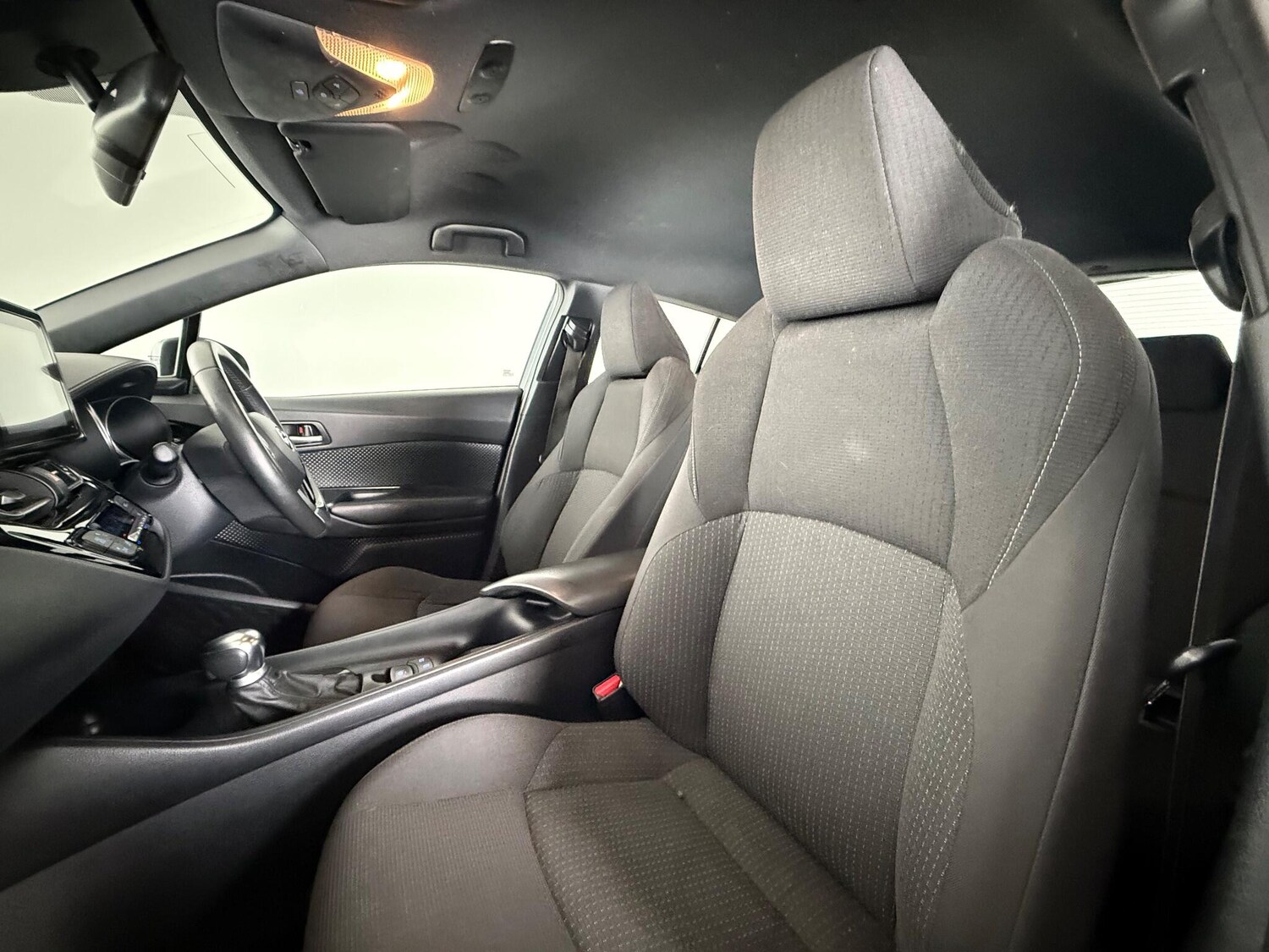 Used Toyota C-HR 2019 for sale - 77260316: Photo 12