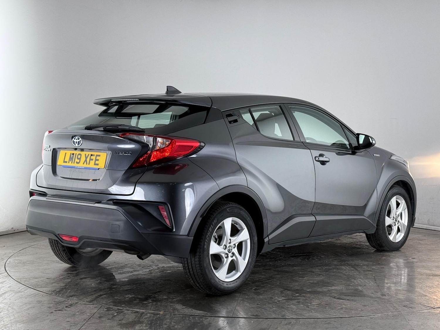 Used Toyota C-HR 2019 for sale - 77260316: Photo 4