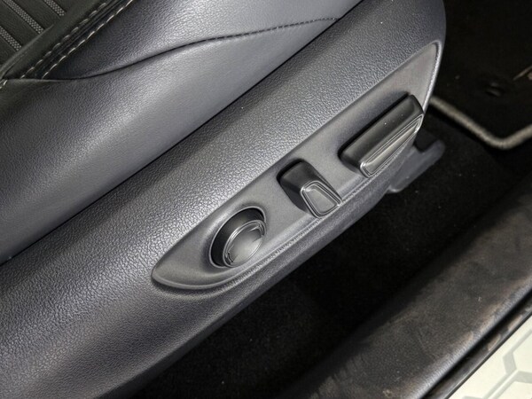 Used Toyota RAV4 2021 for sale - 75777723: Photo 18