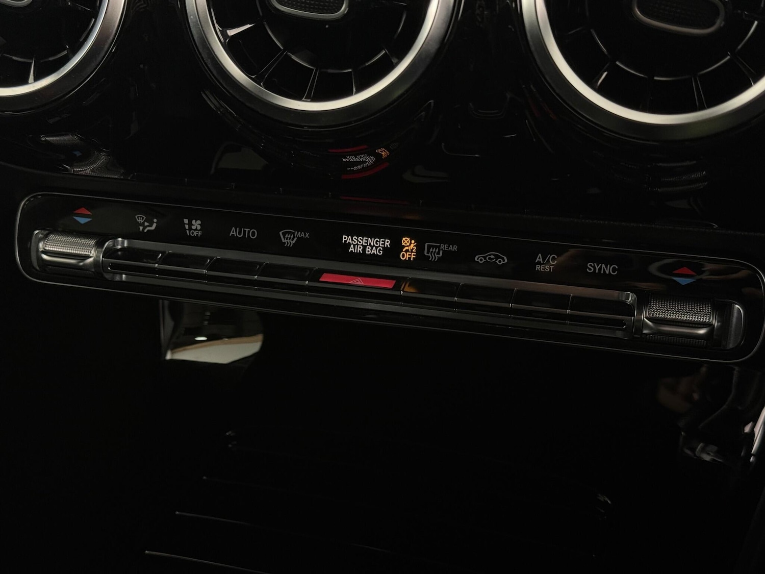 Used Mercedes-Benz A-Class 2018 for sale - 76467022: Photo 40