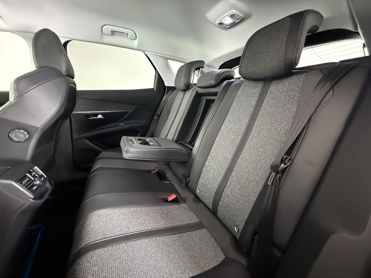 Used Peugeot 3008 2018 for sale - 76607854: Photo 19