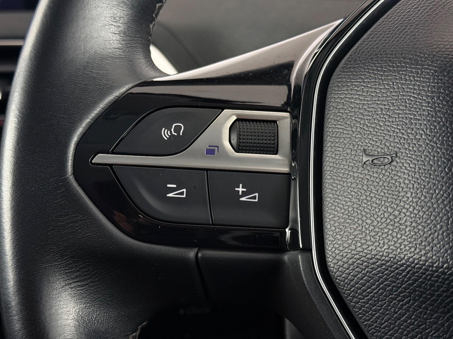 Used Peugeot 3008 2018 for sale - 76607854: Photo 26