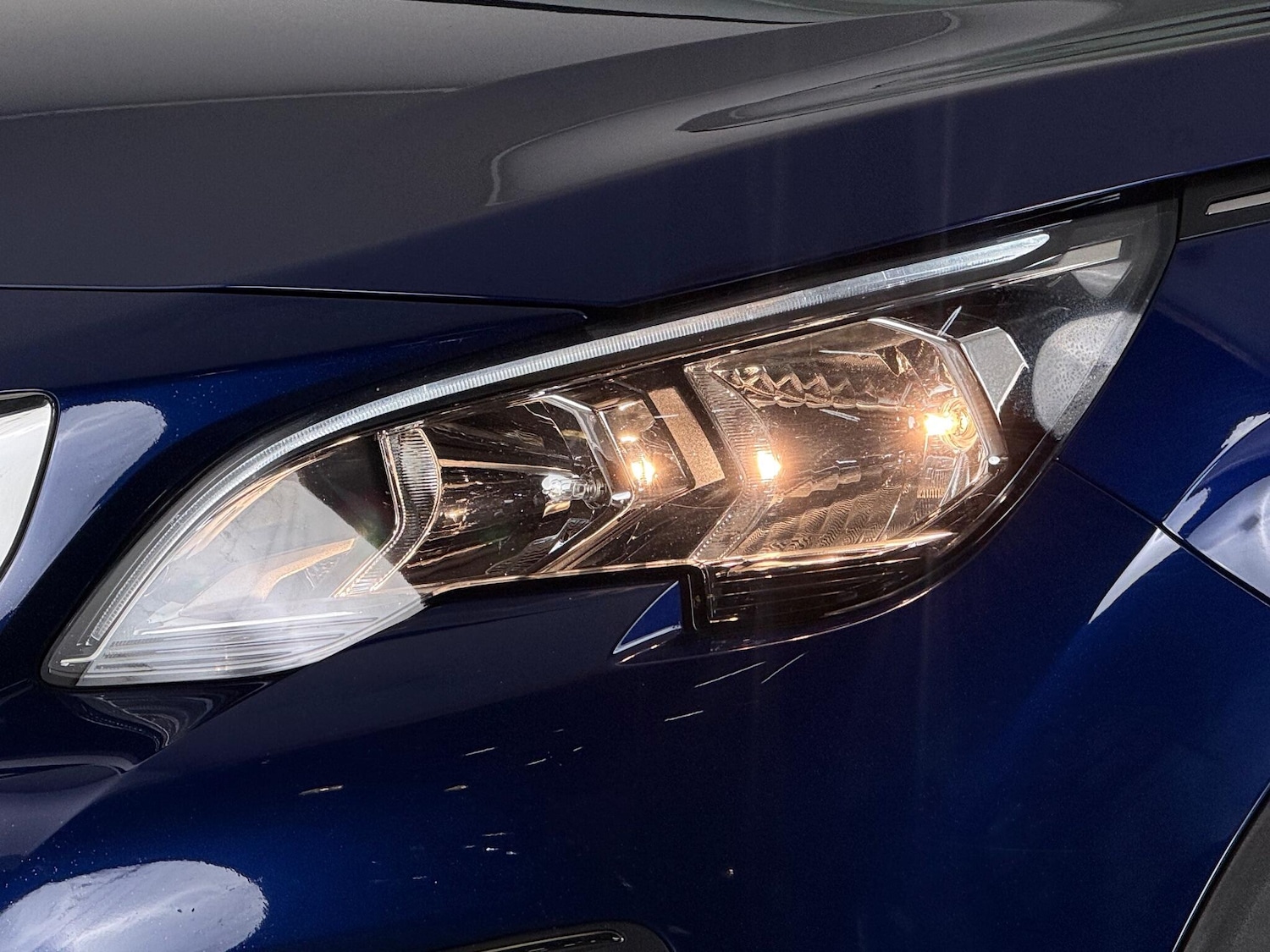 Used Peugeot 3008 2018 for sale - 76607854: Photo 8