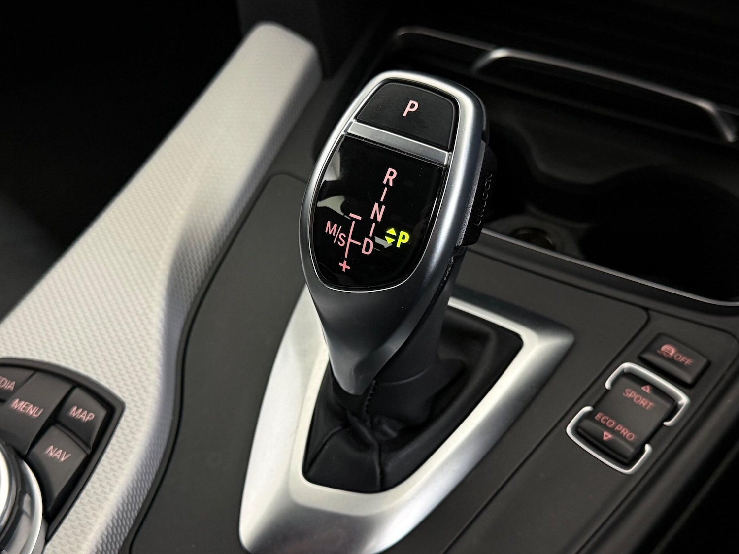 Used BMW 3 Series 2017 for sale - 77182811: Photo 32