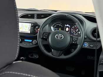 Used Toyota Yaris 2019 for sale - 78692054: Photo