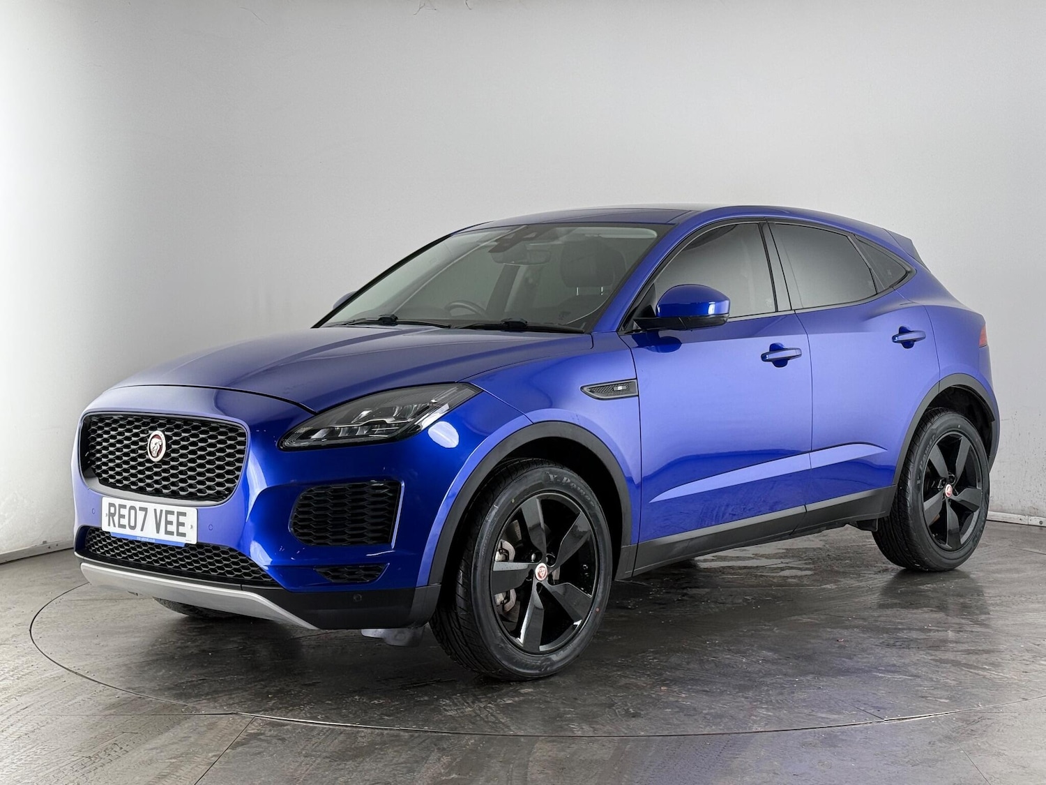 Used Jaguar E-Pace 2019 for sale - 77182918: Photo 2