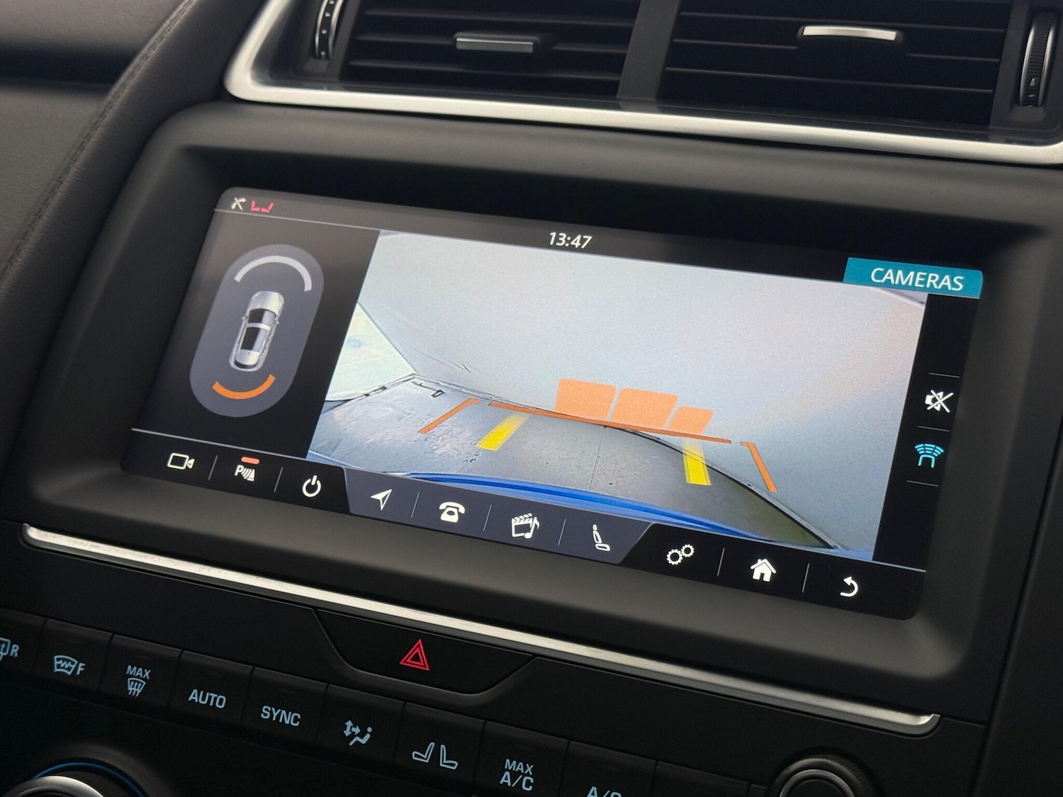 Used Jaguar E-Pace 2019 for sale - 77182918: Photo 32