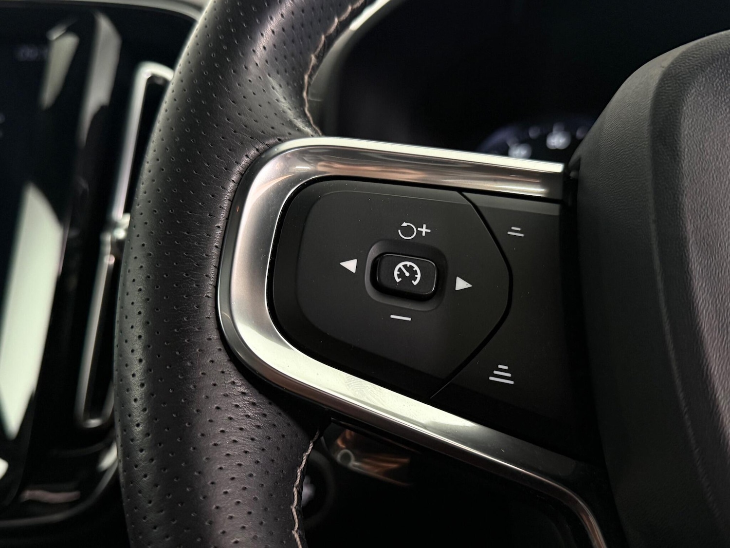 Used Volvo XC40 2018 for sale - 77222558: Photo 19